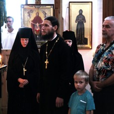 Архиерейское богослужение в Александровском монастыре