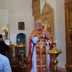 Богослужение в монастыре в День Победы