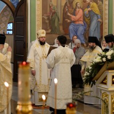 Архиерейское богослужение в Свято-Воскресенском соборе